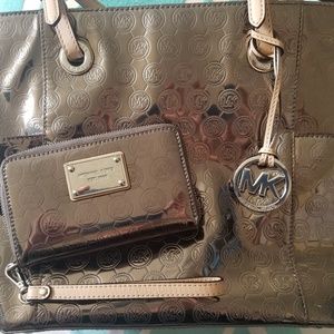 EUC Michael Kors Jet Set Tote Metallic Gunmetal